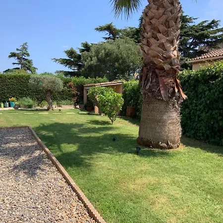 Villa « Les Senteurs Du Cap Sicie » *
